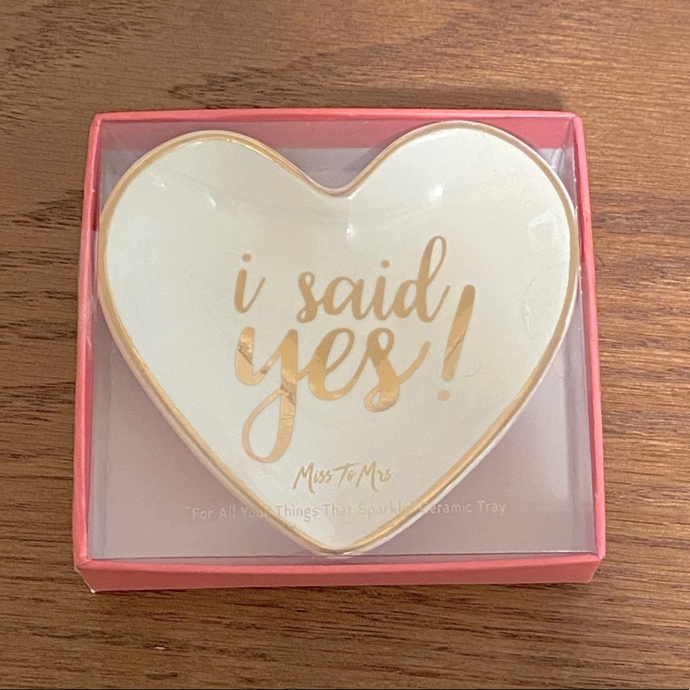 💍5/$20💍 Jewelry dish for Bride